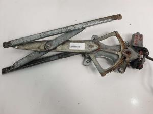 ELEVALUNAS DELANTERO DERECHO 8571048010 LEXUS RX300 (MCU15) Autodesguaces Alicante