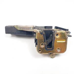 CERRADURA PUERTA TRASERA DERECHA MITSUBISHI CARISMA BERLINA 5 (DA0) Autodesguaces Alicante