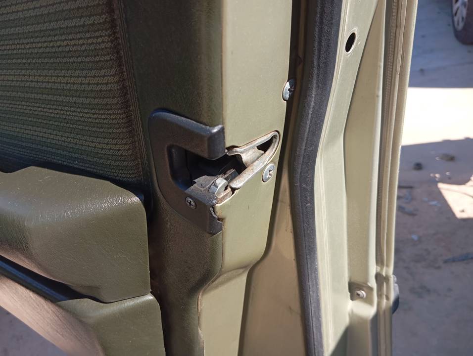 CERRADURA PUERTA DELANTERA DERECHA