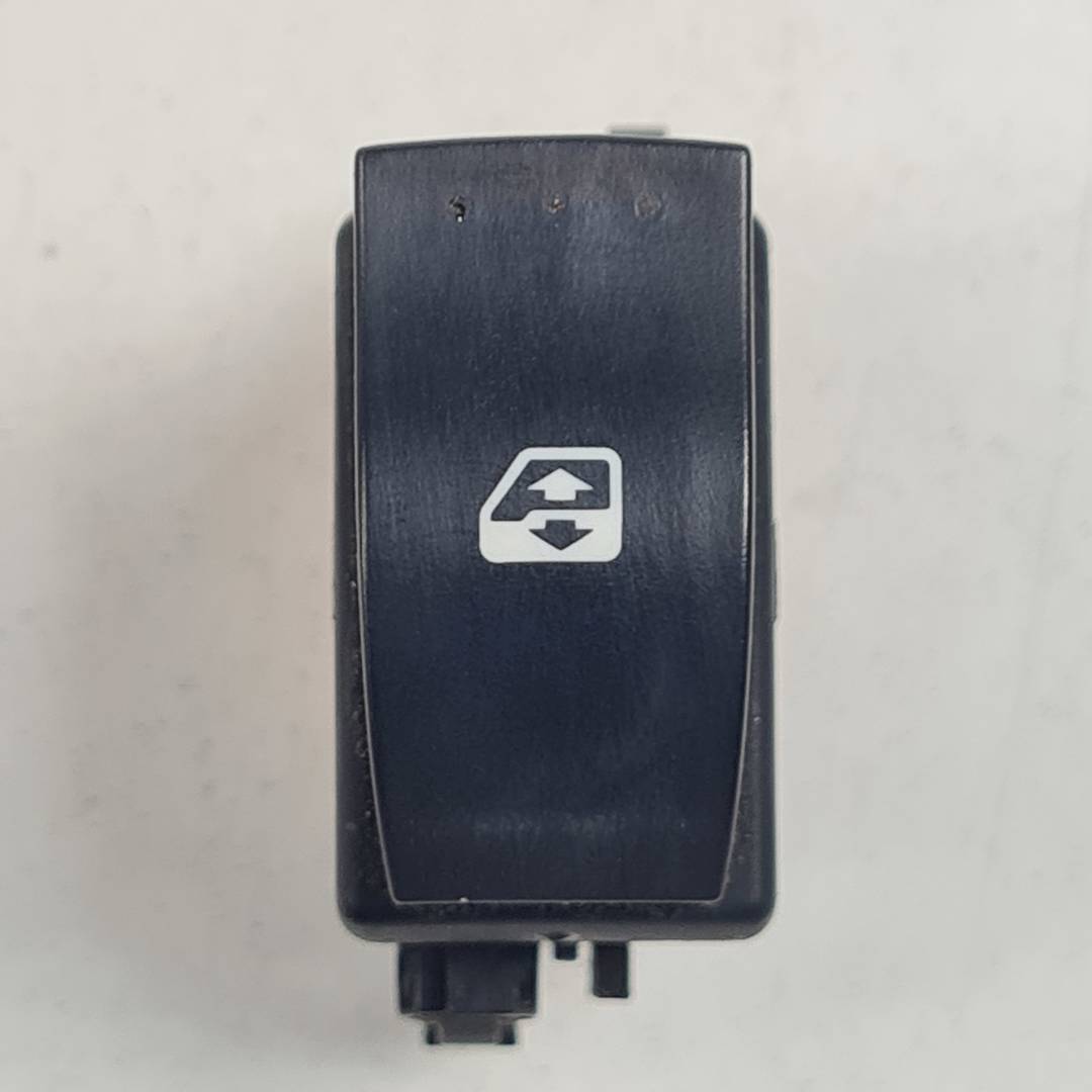 MANDO ELEVALUNAS DELANTERO DERECHO - 057321B - RENAULT - TRAFIC COMBI (AB 4.01)