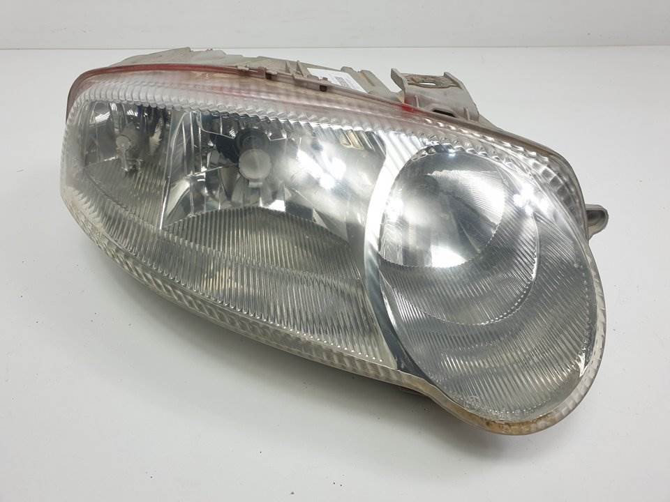 Right headlight - 20A121B - ALFA ROMEO - 147 (190)