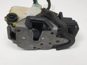 CERRADURA PUERTA TRASERA DERECHA 3023880RH2 OPEL ASTRA J LIM. Autodesguaces Alicante