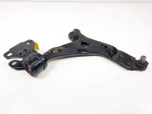 BRAZO SUSPENSION INFERIOR DELANTERO DERECHO DV613A423BB FORD TRANSIT CONNECT Autodesguaces Alicante