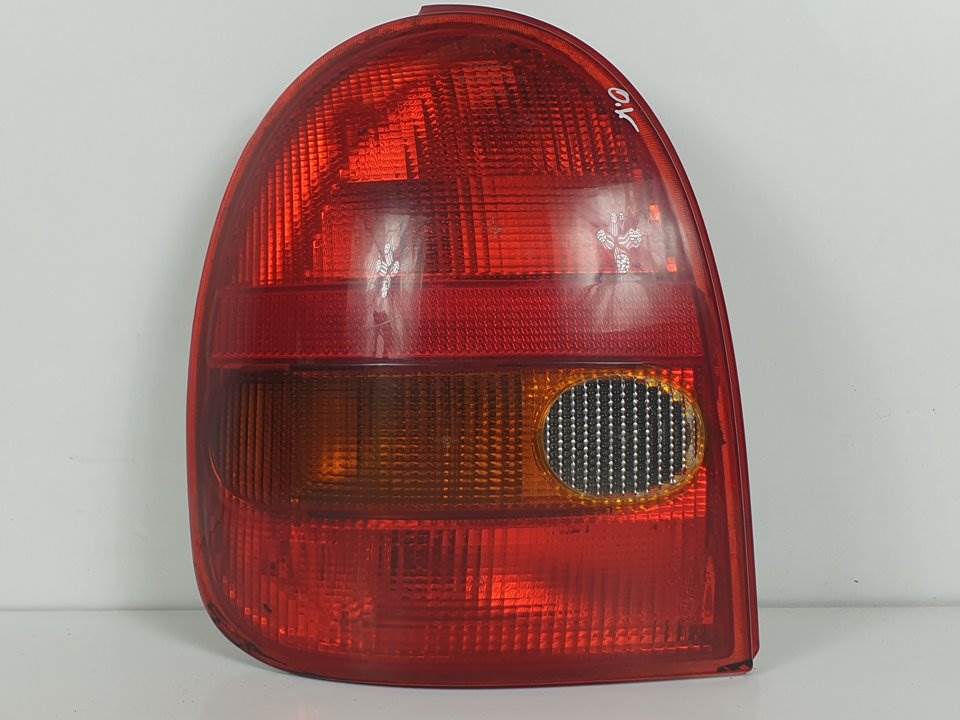 PILOTO TRASERO IZQUIERDO - GM45021 - OPEL - CORSA B
