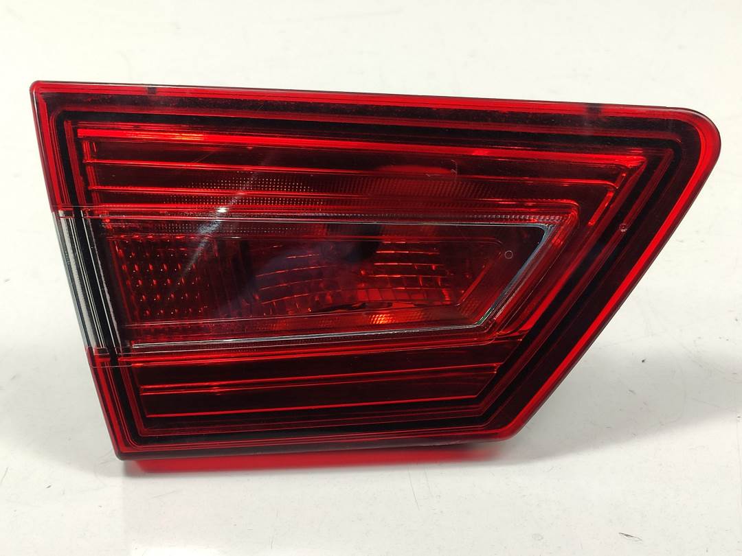 PILOTO TRASERO IZQUIERDO INTERIOR - 265552424R - RENAULT - CLIO IV