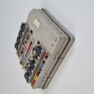 CAJA RELES / FUSIBLES RENAULT CLIO III Autodesguaces Alicante