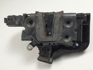 CERRADURA PUERTA DELANTERA DERECHA 6W8A21812AB LAND ROVER FREELANDER 2 (LR2) (L359) Autodesguaces Alicante