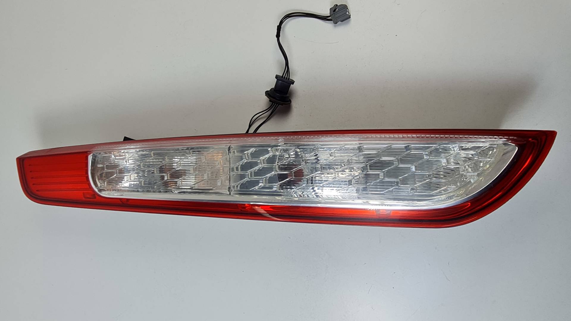 PILOTO TRASERO IZQUIERDO - 8M5113405A - FORD - FOCUS LIM. (CB4)