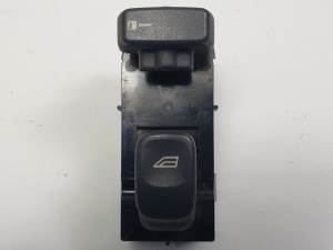 MANDO ELEVALUNAS DELANTERO DERECHO 30889753 VOLVO S40 BERLINA Autodesguaces Alicante