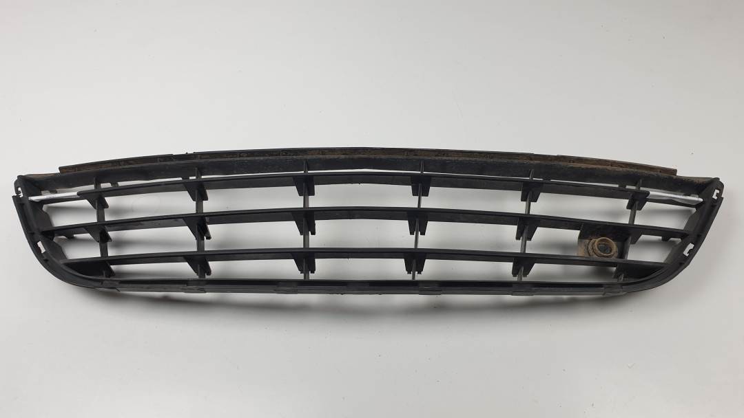 REJILLA PARAGOLPES CENTRAL - 13179942 - OPEL - CORSA D