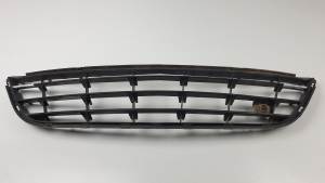 REJILLA PARAGOLPES CENTRAL 13179942 OPEL CORSA D Autodesguaces Alicante