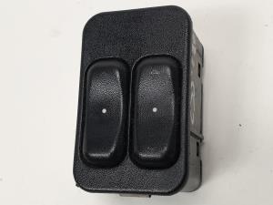 MANDO ELEVALUNAS DELANTERO IZQUIERDO 90561085 OPEL ASTRA G CARAVAN Autodesguaces Alicante
