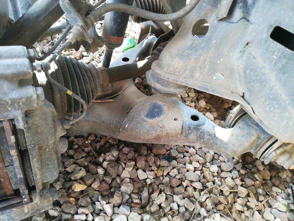 BRAZO SUSPENSION SUPERIOR DELANTERO DERECHO