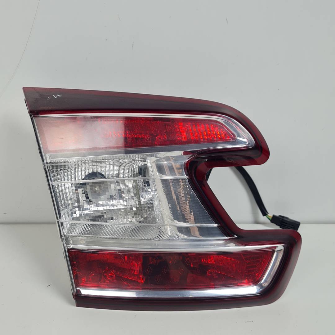 PILOTO TRASERO IZQUIERDO INTERIOR - 265550028R - RENAULT - MEGANE III SPORT TOURER
