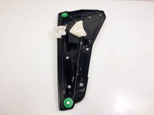 ELEVALUNAS TRASERO IZQUIERDO 01037637 LAND ROVER RANGE ROVER SPORT (L320) Autodesguaces Alicante