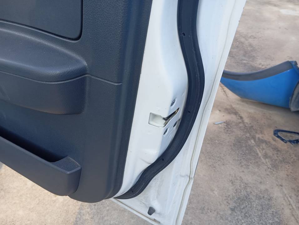 CERRADURA PUERTA DELANTERA DERECHA