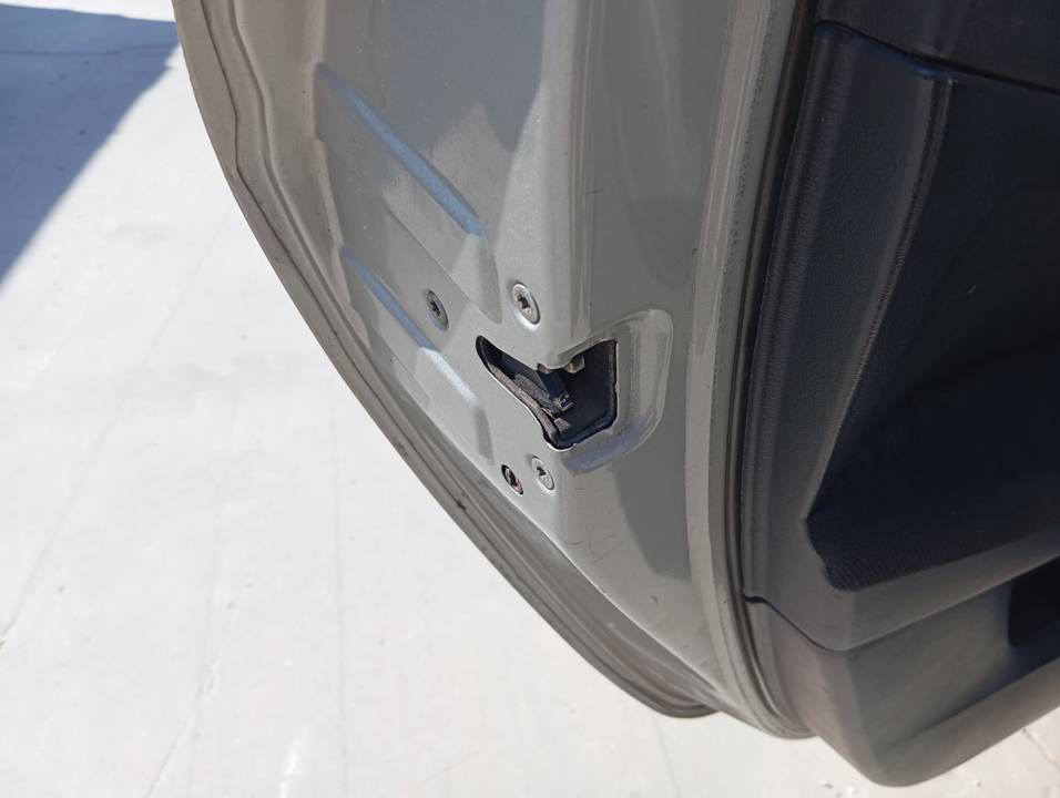CERRADURA PUERTA TRASERA IZQUIERDA