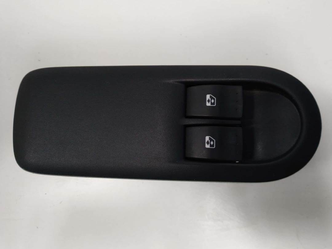 MANDO ELEVALUNAS DELANTERO IZQUIERDO - DACIA - DUSTER