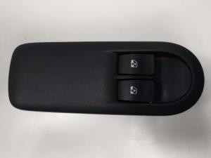 MANDO ELEVALUNAS DELANTERO IZQUIERDO DACIA DUSTER Autodesguaces Alicante