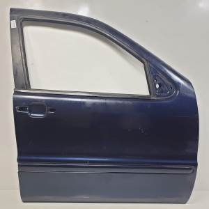 PUERTA DELANTERA DERECHA MERCEDES CLASE M (W163) Autodesguaces Alicante