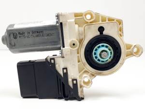 MOTOR ELEVALUNAS TRASERO DERECHO 1K0959704F VOLKSWAGEN PASSAT BERLINA (3C2) Autodesguaces Alicante