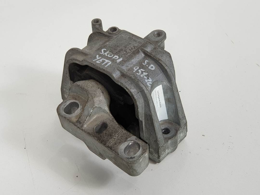 SOPORTE MOTOR DERECHO - 1K0199262 - SKODA - YETI