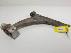 BRAZO SUSPENSION INFERIOR DELANTERO DERECHO VOLKSWAGEN PASSAT BERLINA (3C2) Autodesguaces Alicante