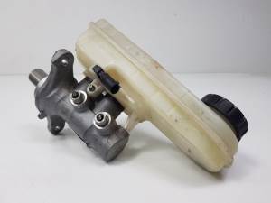 BOMBA FRENO 32067272D MITSUBISHI COLT BERLINA 3 (Z30) Autodesguaces Alicante
