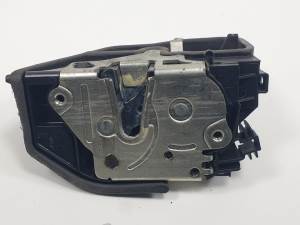 CERRADURA PUERTA TRASERA IZQUIERDA 7167075 BMW X3 (E83) Autodesguaces Alicante
