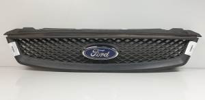 REJILLA DELANTERA 4M518C436AD FORD FOCUS BERLINA (CAP) Autodesguaces Alicante