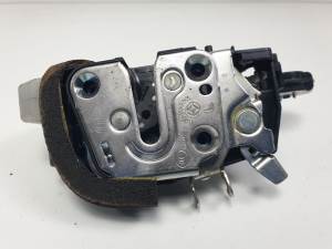 CERRADURA PUERTA TRASERA IZQUIERDA F1814520 NISSAN X-TRAIL (T32) Autodesguaces Alicante