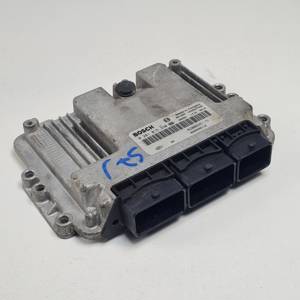 CENTRALITA MOTOR UCE 0281015330 RENAULT TRAFIC COMBI (AB 4.01) Autodesguaces Alicante