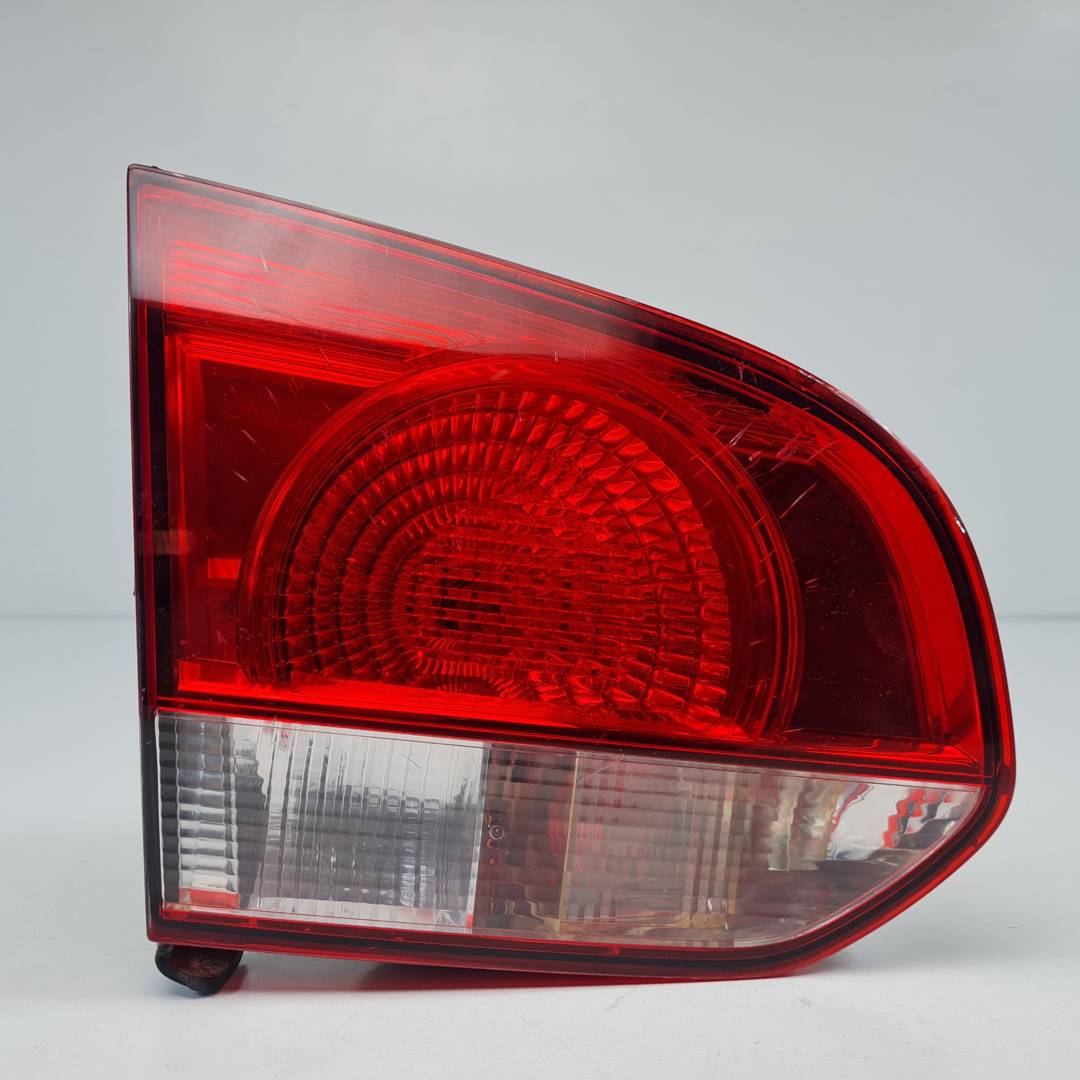 Feu intérieur arrière gauche - 5K0945093G - VOLKSWAGEN - GOLF VI (5K1)