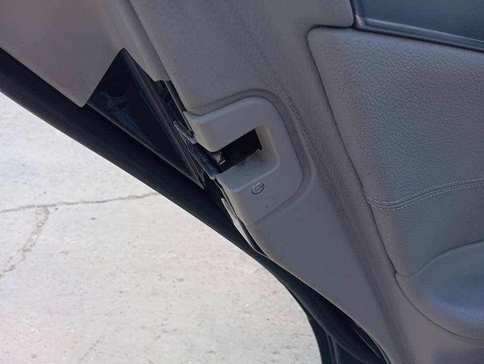 CERRADURA PUERTA TRASERA IZQUIERDA