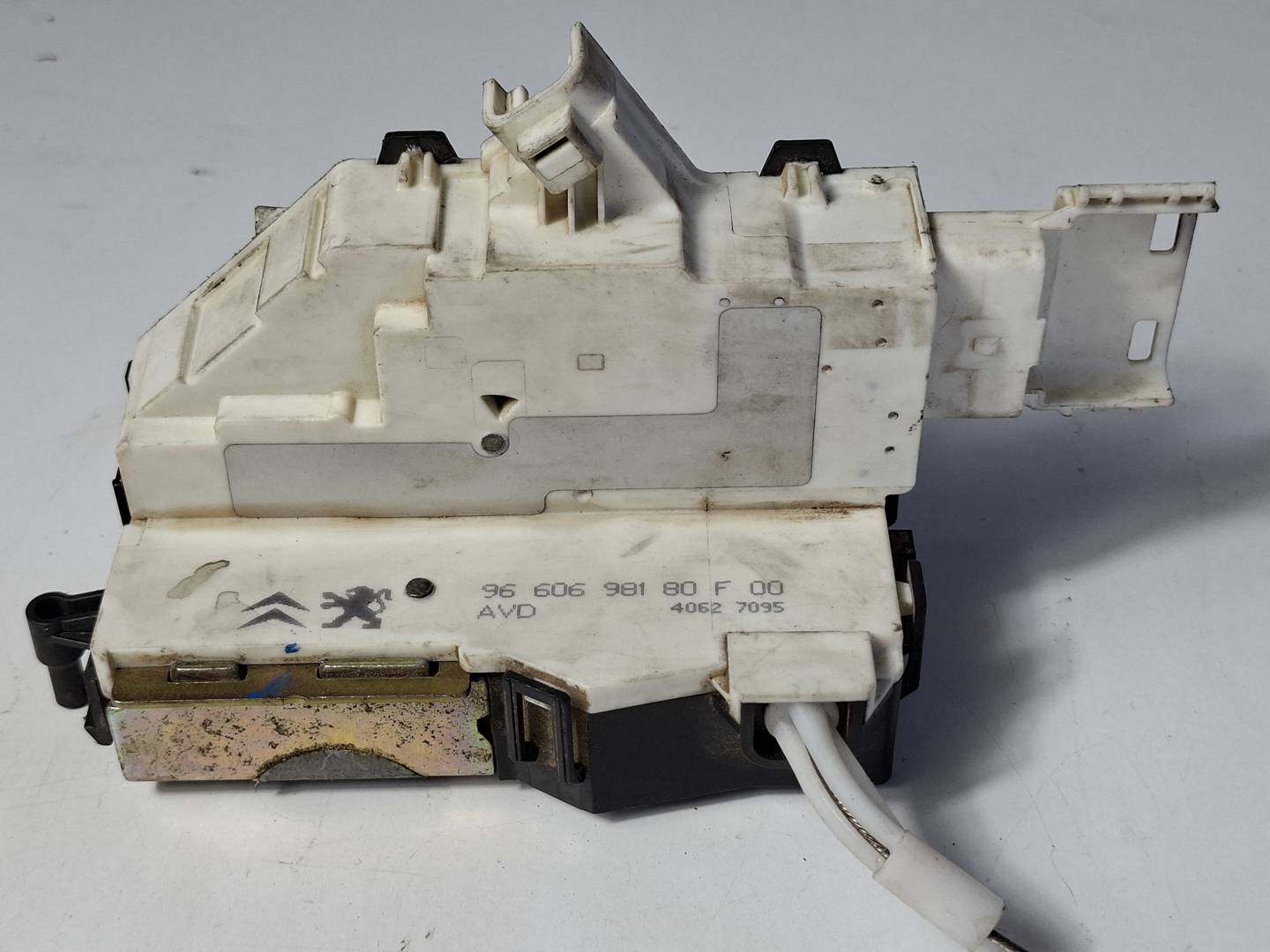 Foto 3 de Cerradura Puerta Delantera Derecha Peugeot 407 (2004–2011)