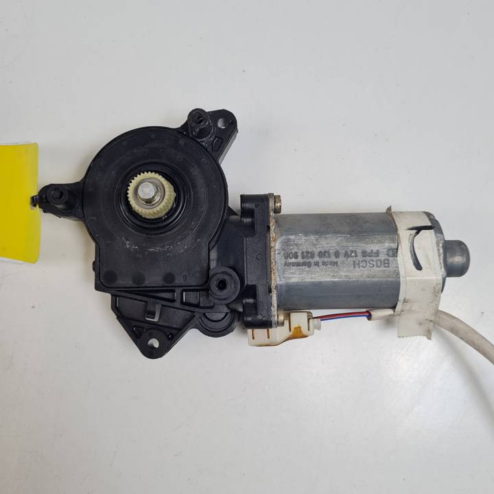 MOTOR ELEVALUNAS TRASERO IZQUIERDO 0130821906 HONDA ACCORD BERLINA (CG7-9/CH1-7) Autodesguaces Alicante