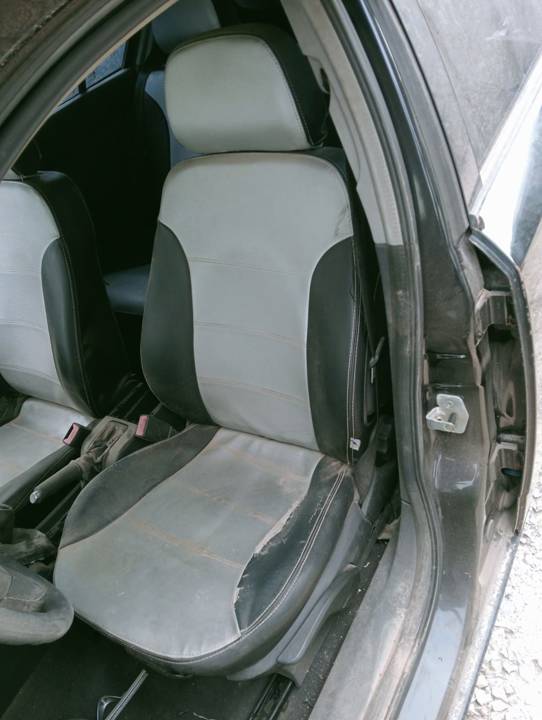 ASIENTO DELANTERO IZQUIERDO
