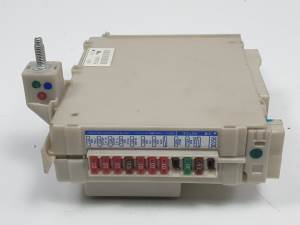 CAJA RELES / FUSIBLES 8267030250 LEXUS GS (GS/US/WS19) Autodesguaces Alicante