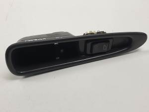 MANDO ELEVALUNAS DELANTERO IZQUIERDO 03458221 VOLVO V40 FAMILIAR Autodesguaces Alicante