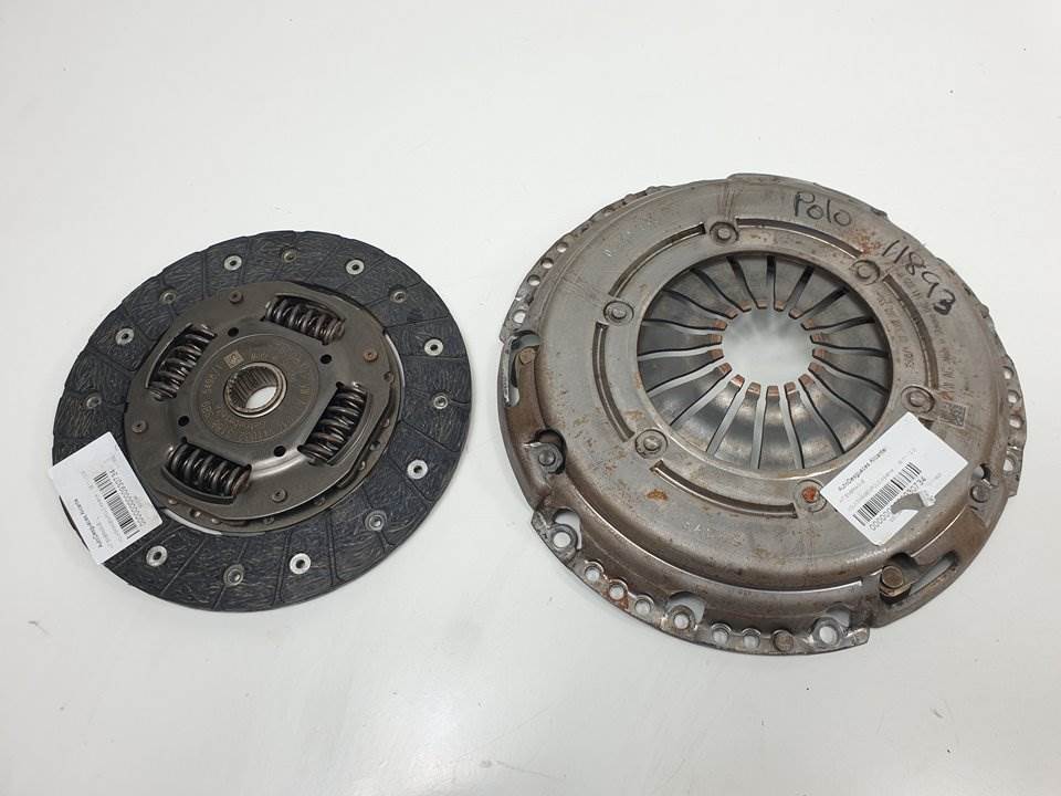 KIT EMBRAGUE - 121878008399 - VOLKSWAGEN - POLO (AW)