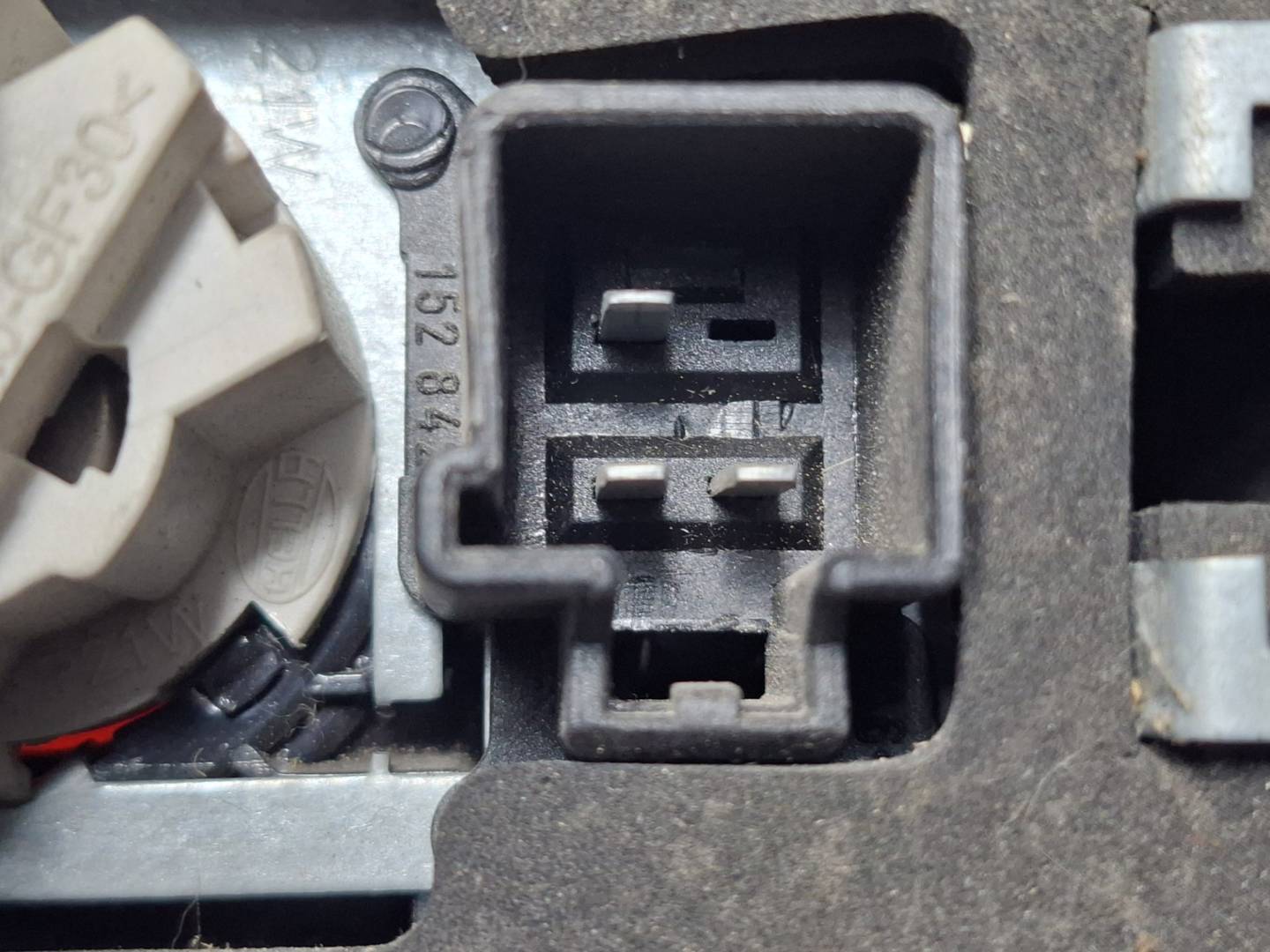 Foto 3 de Piloto Trasero Izquierdo Volvo V70 Familiar (2000–2008)