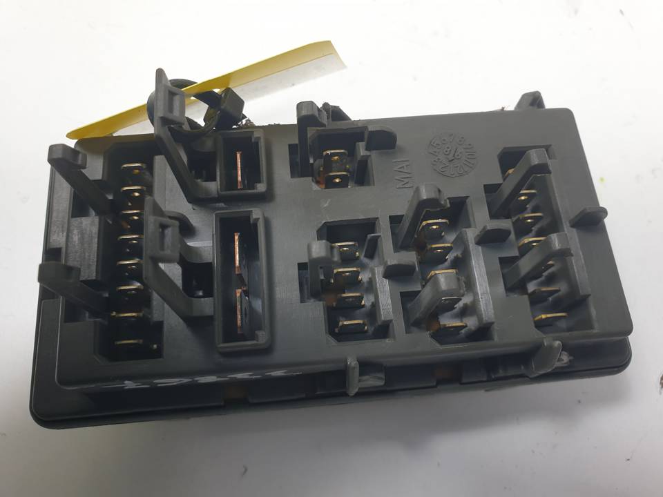 CAJA RELES / FUSIBLES 518704002 CITROEN JUMPY Autodesguaces Alicante