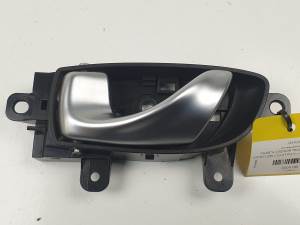 MANETA INTERIOR TRASERA IZQUIERDA INFINITI Q50 Autodesguaces Alicante