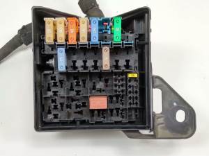 CAJA RELES / FUSIBLES 240110200R RENAULT LAGUNA III Autodesguaces Alicante