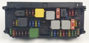 CAJA RELES / FUSIBLES A2129003825 MERCEDES CLASE C (W204) COUPE Autodesguaces Alicante