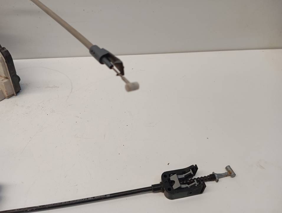 CERRADURA PUERTA TRASERA IZQUIERDA