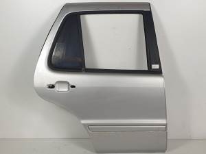 PUERTA TRASERA DERECHA MERCEDES CLASE M (W163) Autodesguaces Alicante