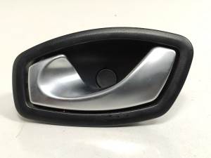 MANETA INTERIOR TRASERA IZQUIERDA 826730001R RENAULT CLIO IV Autodesguaces Alicante