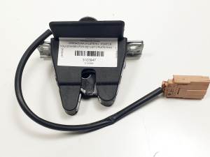 CERRADURA MALETERO / PORTON 5Z6827505T VOLKSWAGEN FOX (5Z1) Autodesguaces Alicante