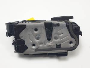 CERRADURA PUERTA DELANTERA DERECHA 5TB837016E SEAT ARONA Autodesguaces Alicante